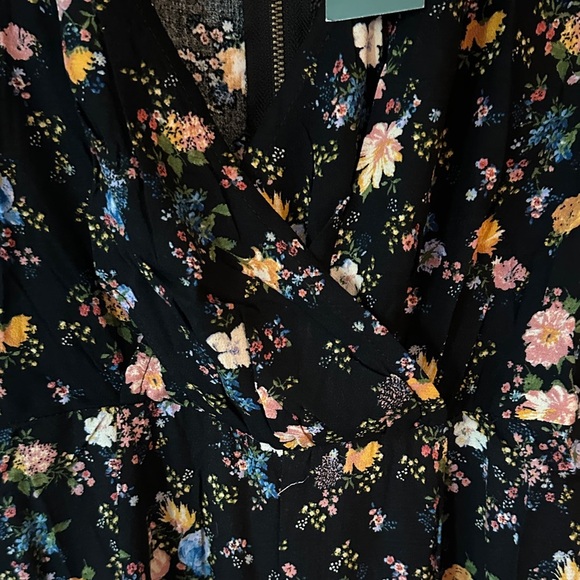 WILD FABLE | Black Floral Short Sleeve Rayon Jumpsuit - Picture 4 of 12